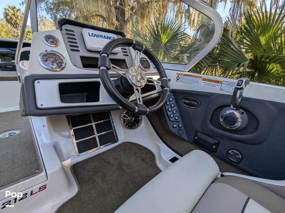 Slide: The Image of Ranger Boats Reata 212 LS 2019 - 14968084