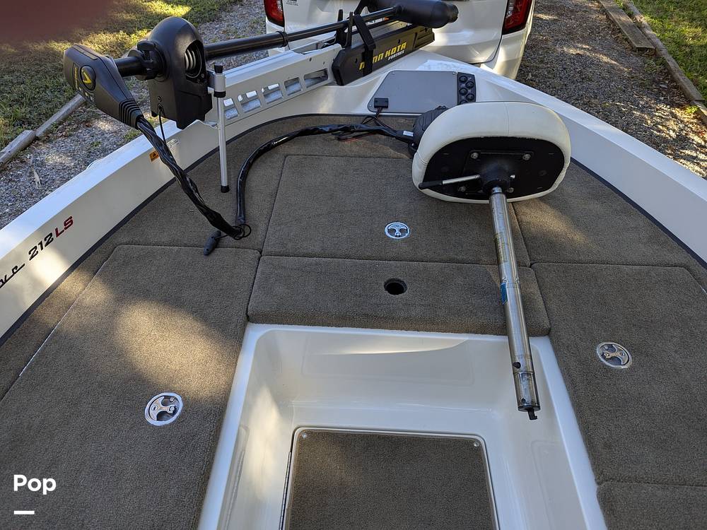 Slide: The Image of Ranger Boats Reata 212 LS 2019 - 14968044