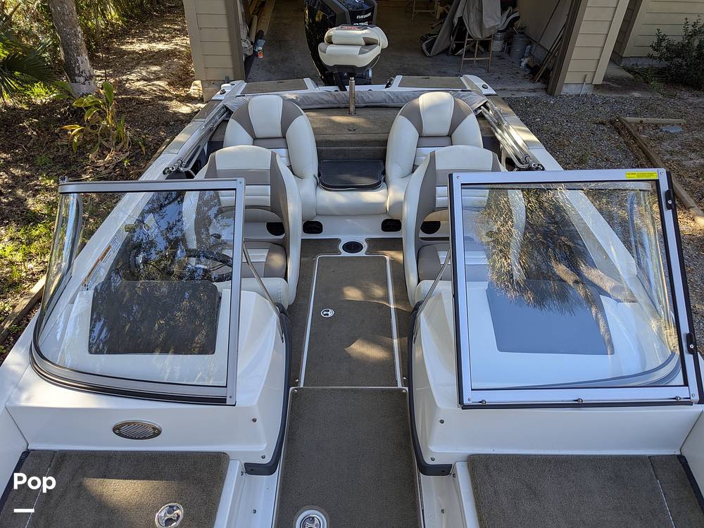 Slide: The Image of Ranger Boats Reata 212 LS 2019 - 14968067