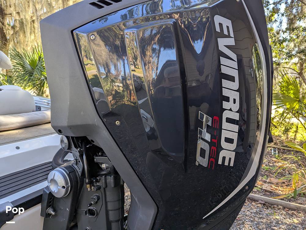 Slide: The Image of Ranger Boats Reata 212 LS 2019 - 14968022