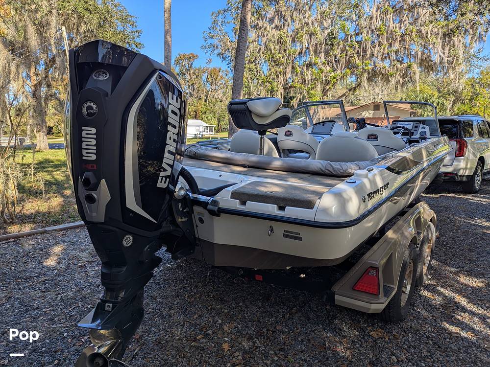 Slide: The Image of Ranger Boats Reata 212 LS 2019 - 14967987