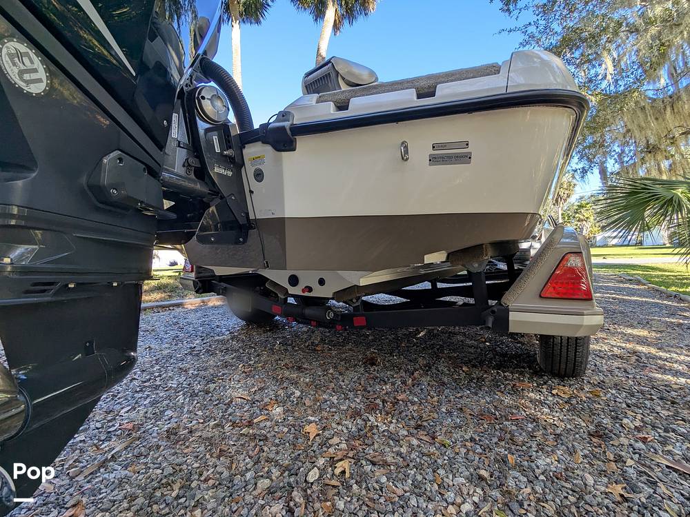 Slide: The Image of Ranger Boats Reata 212 LS 2019 - 14968006