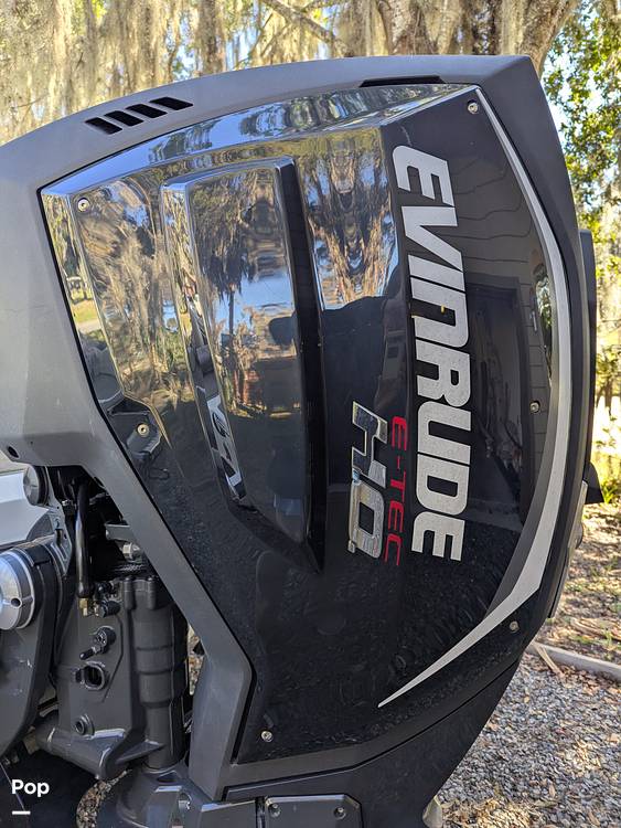 Slide: The Image of Ranger Boats Reata 212 LS 2019 - 14968021