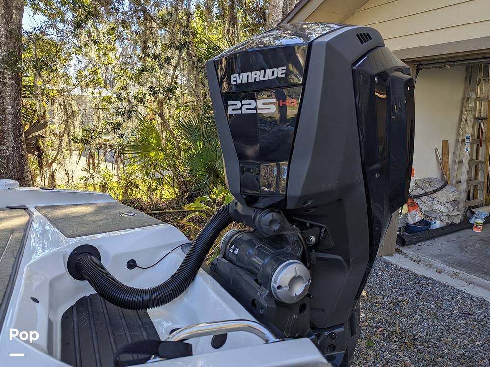 Slide: The Image of Ranger Boats Reata 212 LS 2019 - 14968035