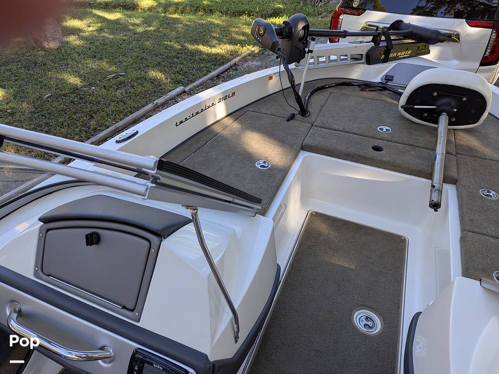 Slide: The Image of Ranger Boats Reata 212 LS 2019 - 14968040