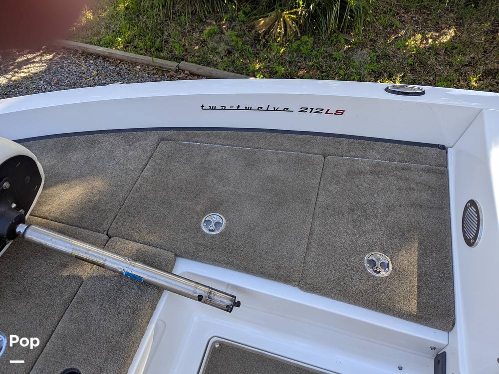 Slide: The Image of Ranger Boats Reata 212 LS 2019 - 14968054