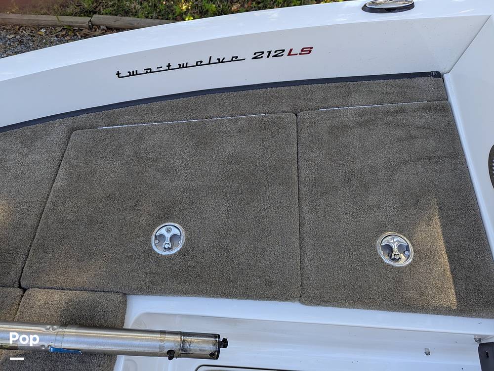 Slide: The Image of Ranger Boats Reata 212 LS 2019 - 14968056