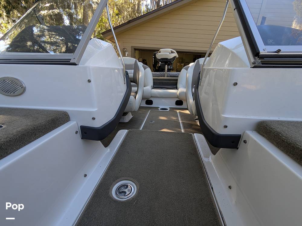 Slide: The Image of Ranger Boats Reata 212 LS 2019 - 14968069