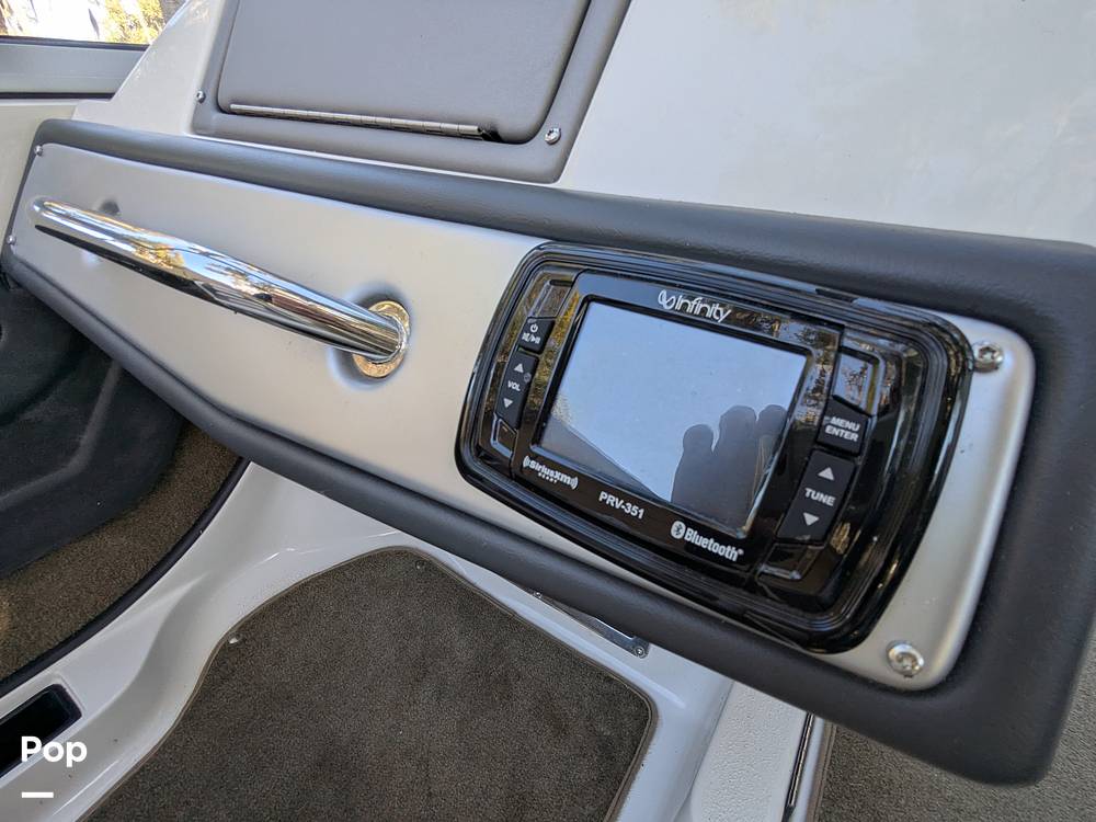 Slide: The Image of Ranger Boats Reata 212 LS 2019 - 14968075