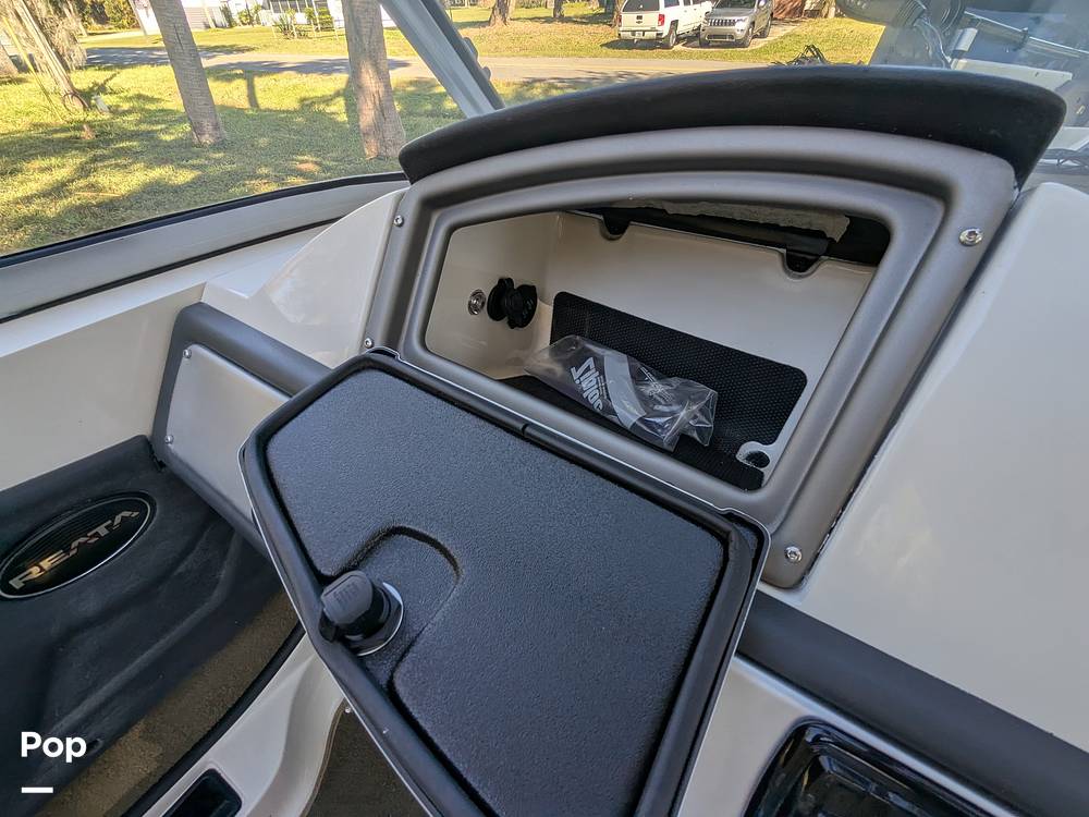 Slide: The Image of Ranger Boats Reata 212 LS 2019 - 14968077
