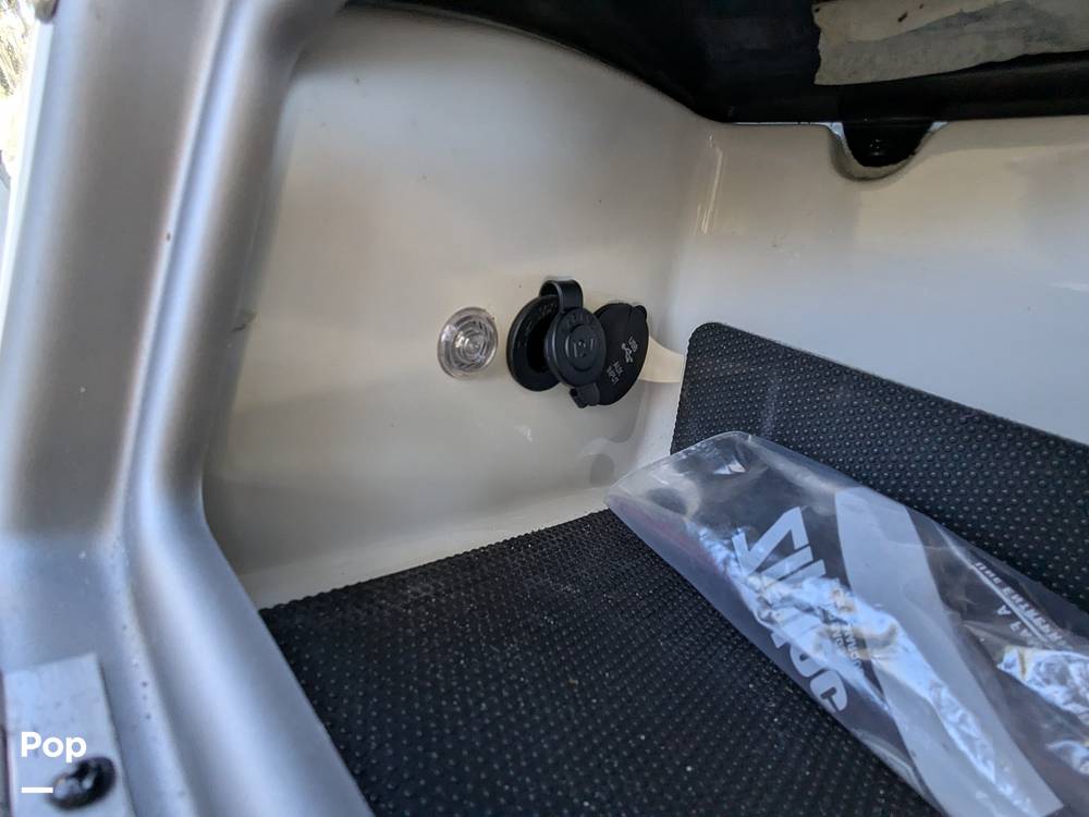Slide: The Image of Ranger Boats Reata 212 LS 2019 - 14968078