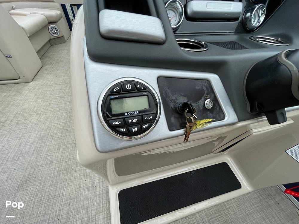 Slide: The Image of Ranger Boats Reata 220C 2018 - 13118799