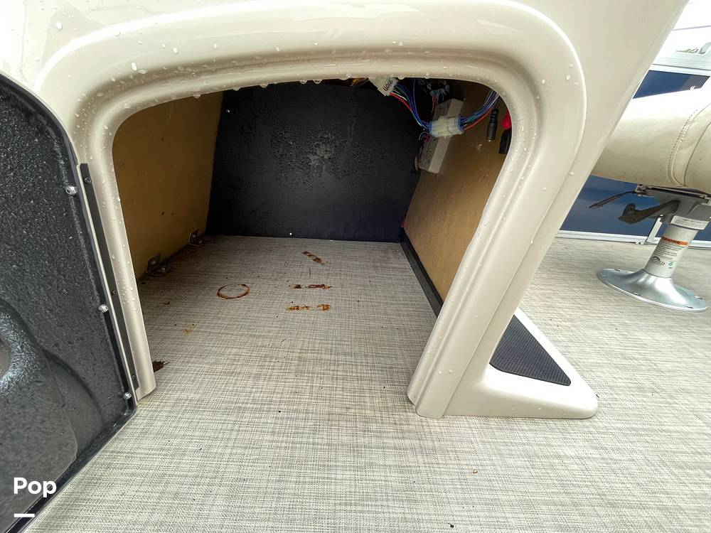 Slide: The Image of Ranger Boats Reata 220C 2018 - 13118809