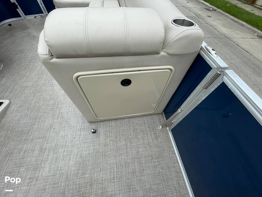 Slide: The Image of Ranger Boats Reata 220C 2018 - 13118817