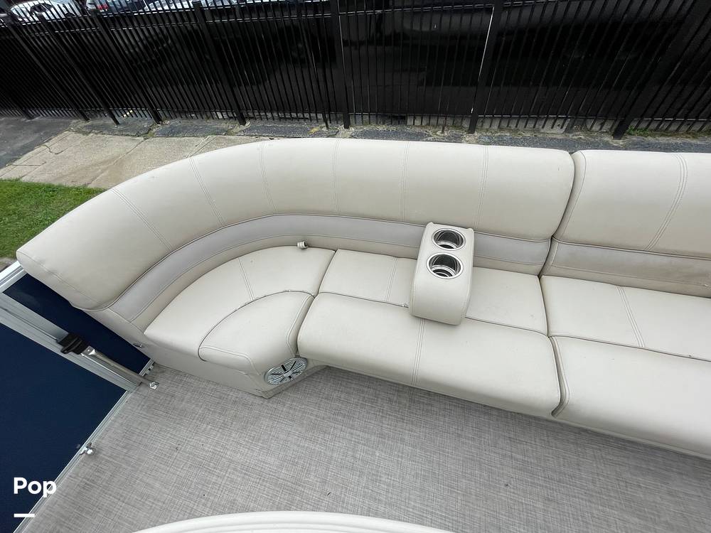 Slide: The Image of Ranger Boats Reata 220C 2018 - 13118823