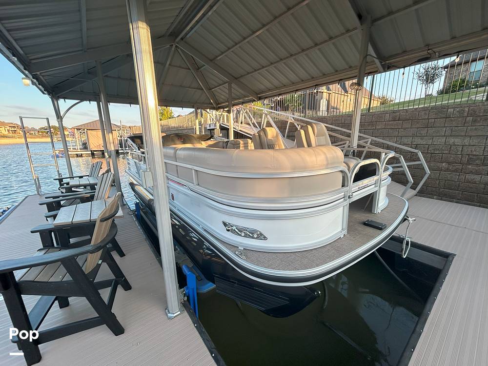 Slide: The Image of Ranger Boats Reata 223FC 2023 - 14828363