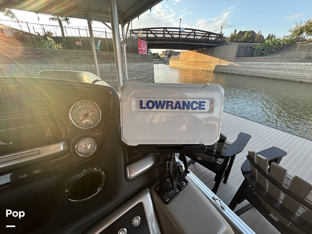 Slide: The Image of Ranger Boats Reata 223FC 2023 - 14828420