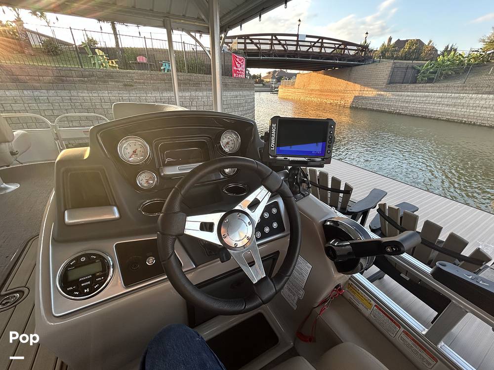 Slide: The Image of Ranger Boats Reata 223FC 2023 - 14828430