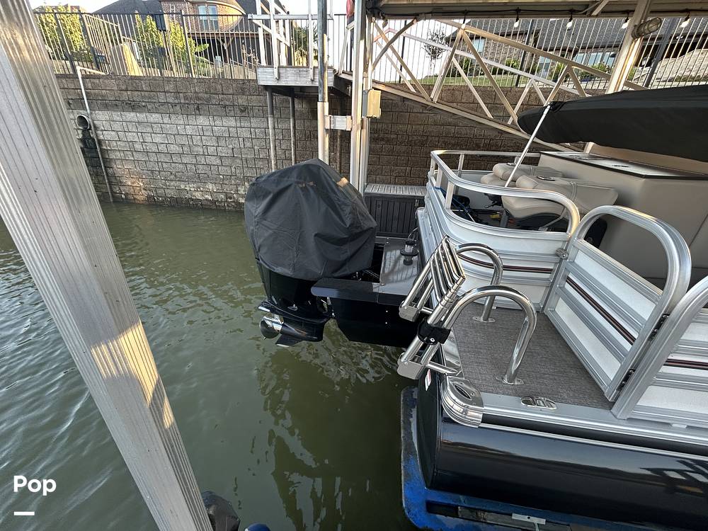 Slide: The Image of Ranger Boats Reata 223FC 2023 - 14828366