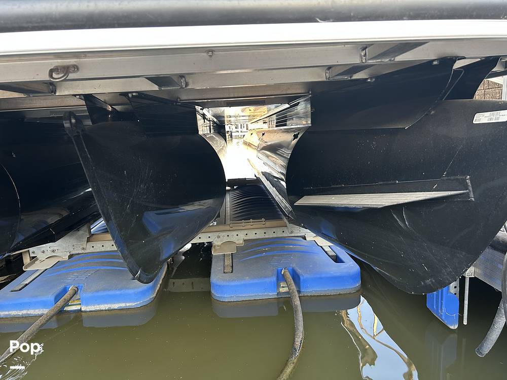 Slide: The Image of Ranger Boats Reata 223FC 2023 - 14828378