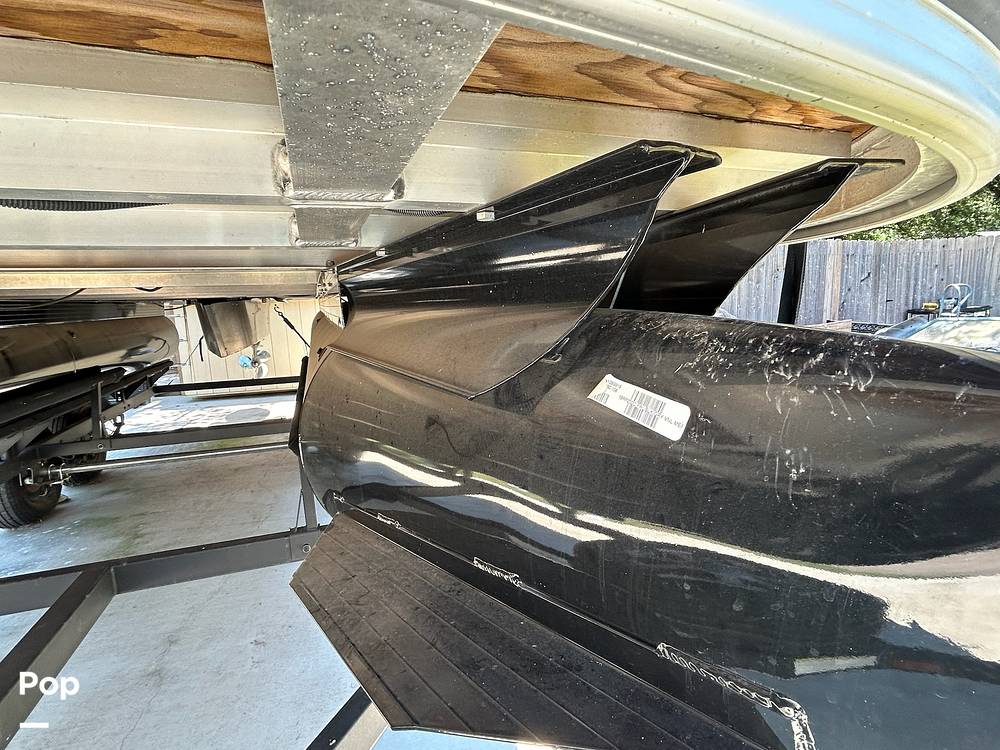 Slide: The Image of More Under Sides - 14438095