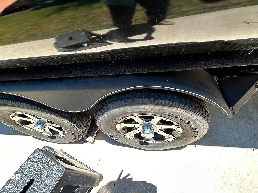 Slide: The Image of Alloy Wheels - 14438099