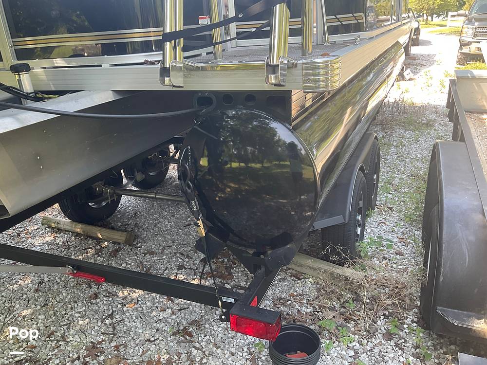 Slide: The Image of Ranger Boats Reata rp 200f 2021 - 18
