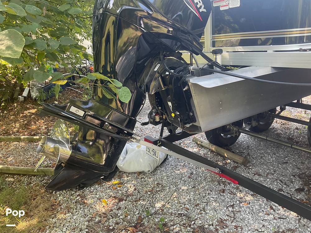 Slide: The Image of Ranger Boats Reata rp 200f 2021 - 19