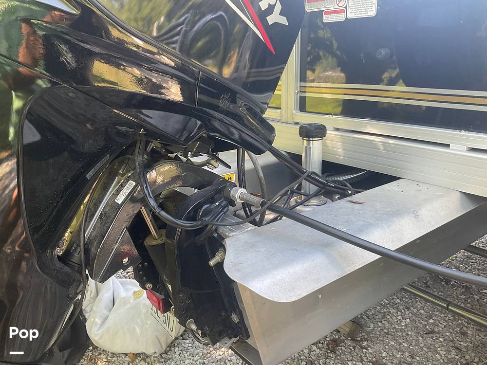 Slide: The Image of Ranger Boats Reata rp 200f 2021 - 20