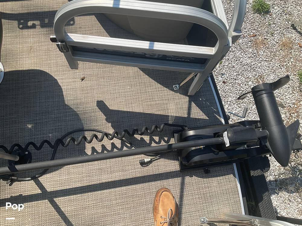 Slide: The Image of Ranger Boats Reata rp 200f 2021 - 28
