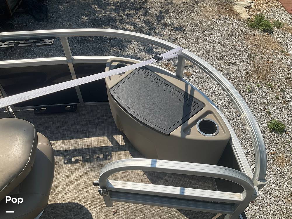 Slide: The Image of Ranger Boats Reata rp 200f 2021 - 30