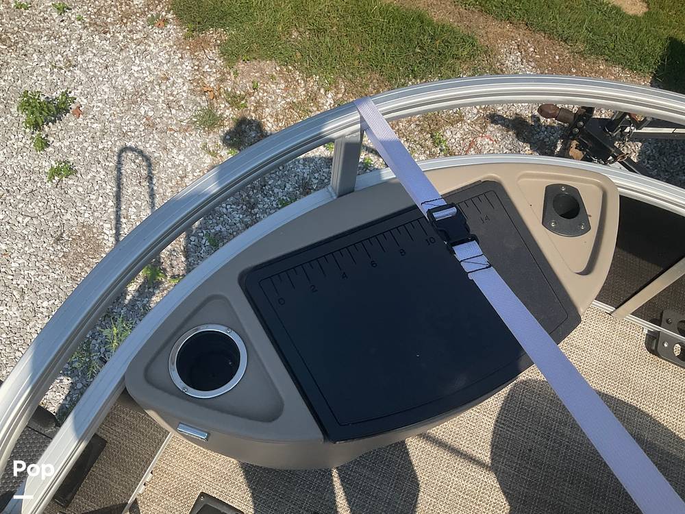 Slide: The Image of Ranger Boats Reata rp 200f 2021 - 31