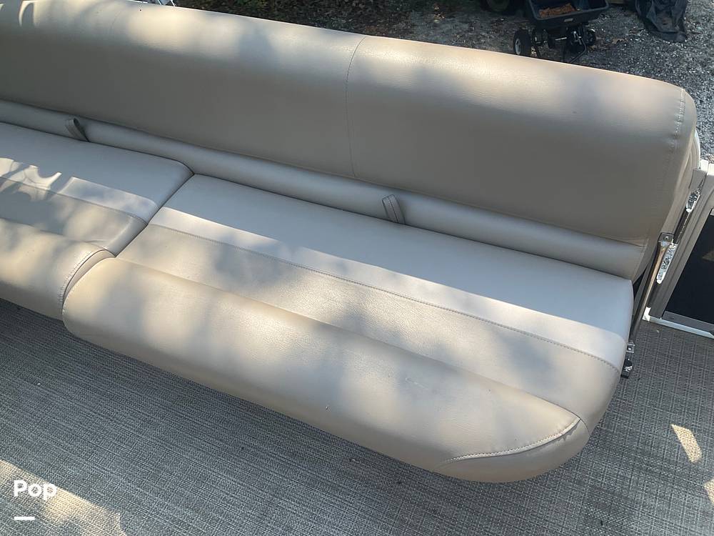 Slide: The Image of Ranger Boats Reata rp 200f 2021 - 36
