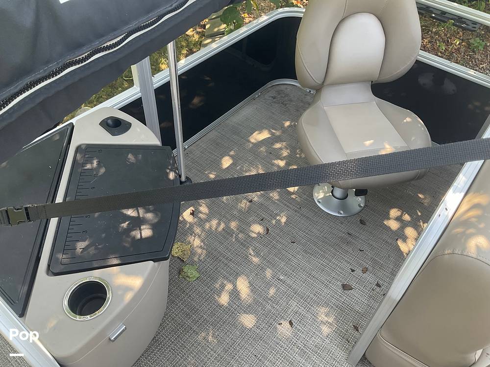 Slide: The Image of Ranger Boats Reata rp 200f 2021 - 44
