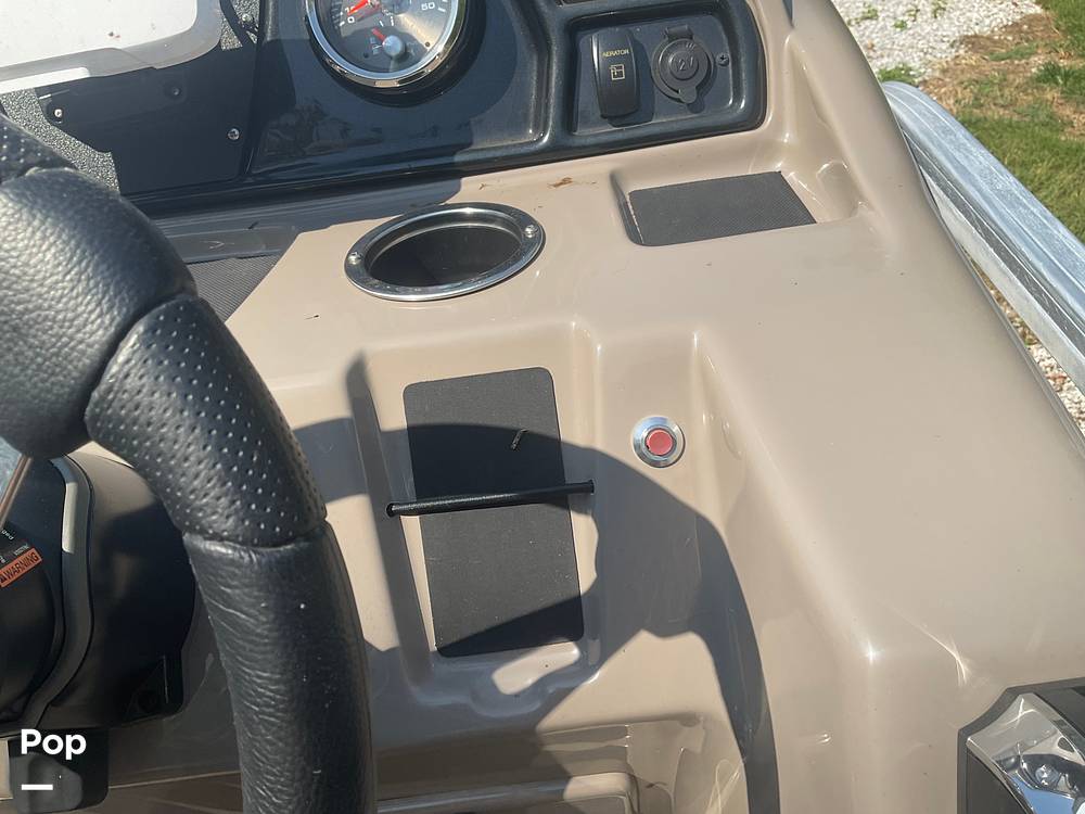 Slide: The Image of Ranger Boats Reata rp 200f 2021 - 51