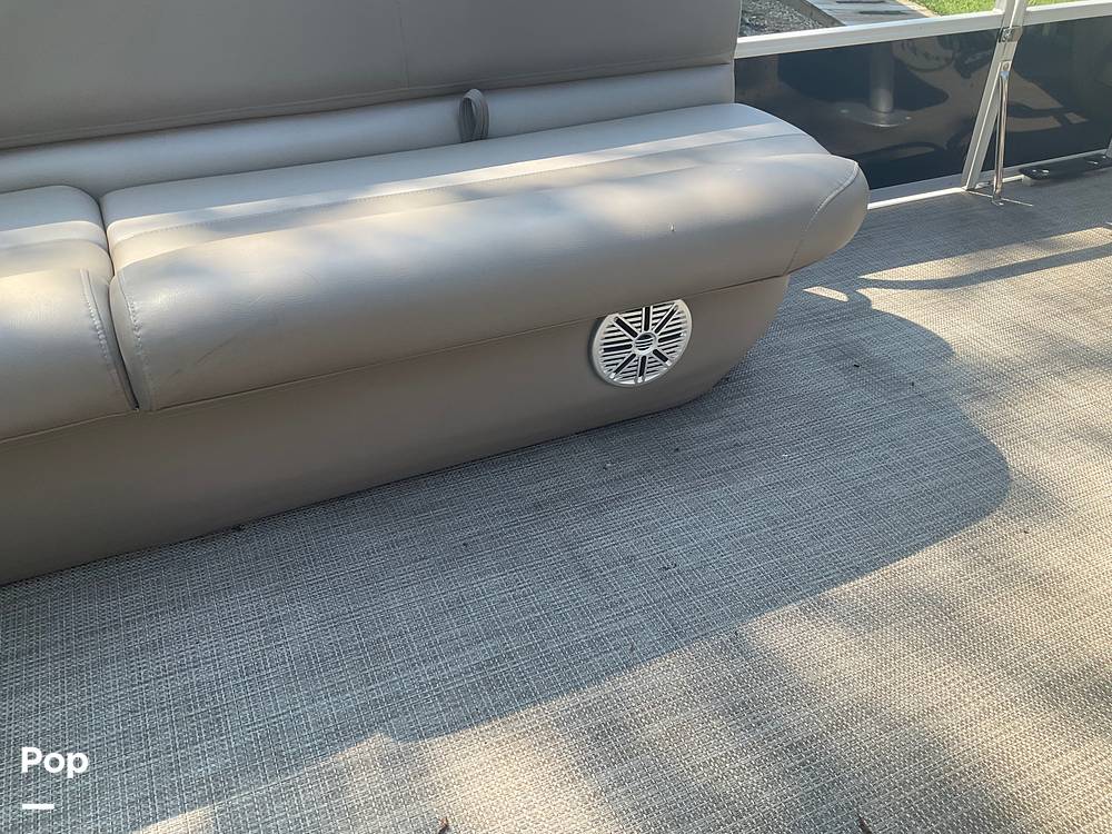 Slide: The Image of Ranger Boats Reata rp 200f 2021 - 58