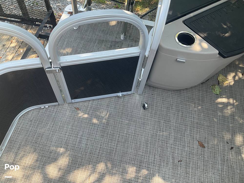 Slide: The Image of Ranger Boats Reata rp 200f 2021 - 63
