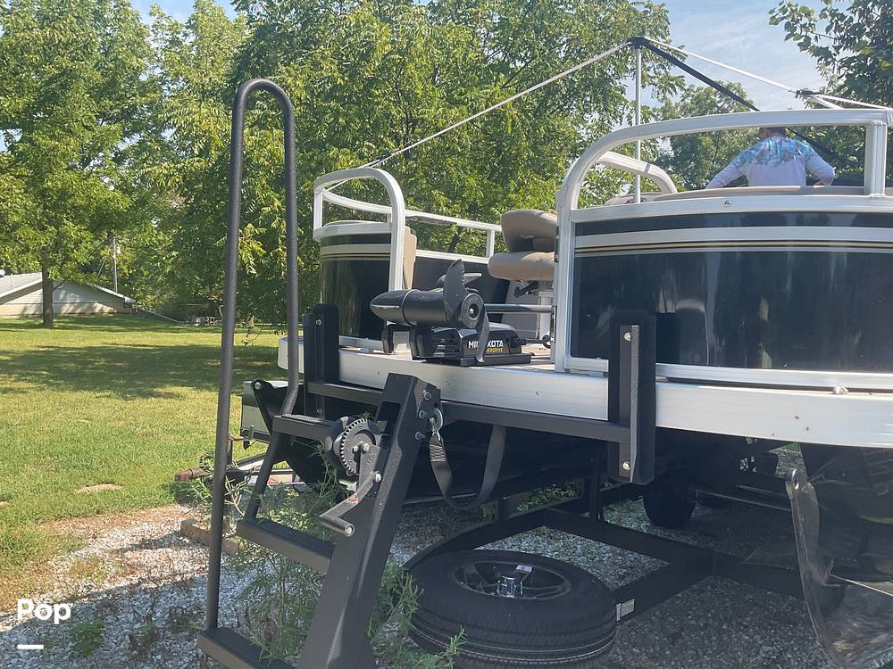 Slide: The Image of Ranger Boats Reata rp 200f 2021 - 8