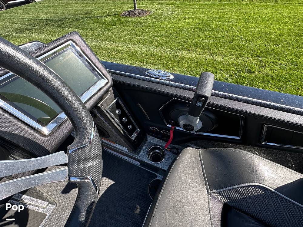 Slide: The Image of Ranger Boats Z520R 2023 - 15341276
