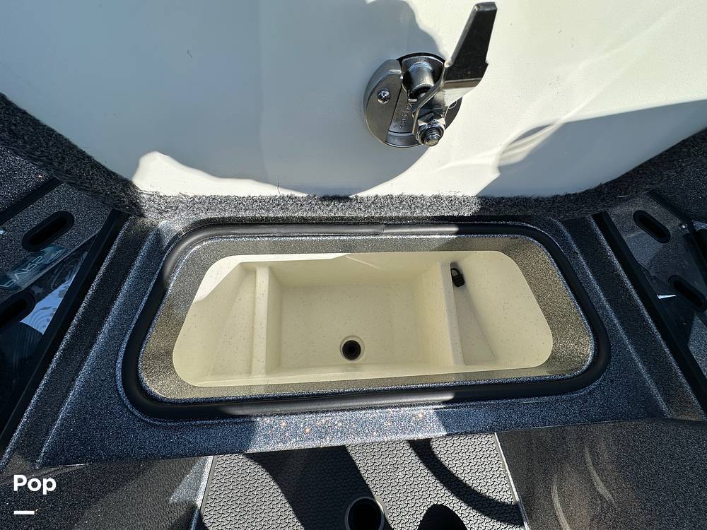 Slide: The Image of Ranger Boats Z520R 2023 - 15341298