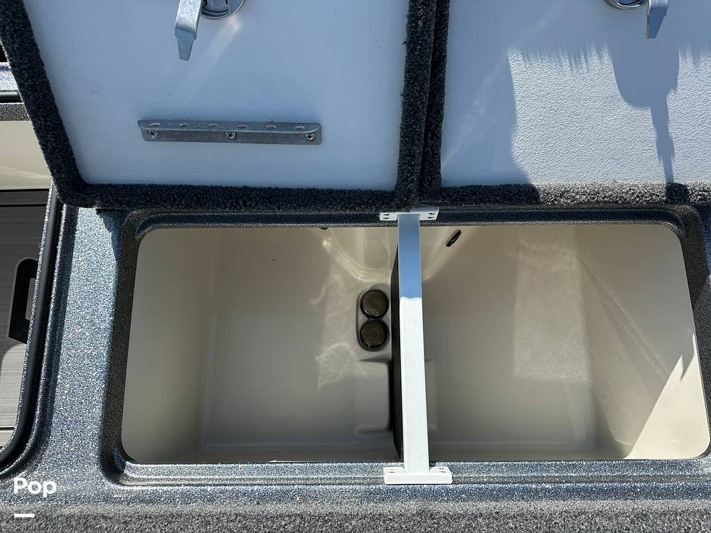 Slide: The Image of Ranger Boats Z520R 2023 - 15341307