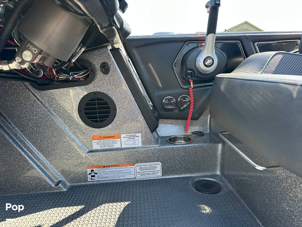 Slide: The Image of Ranger Boats Z520R 2023 - 15341308