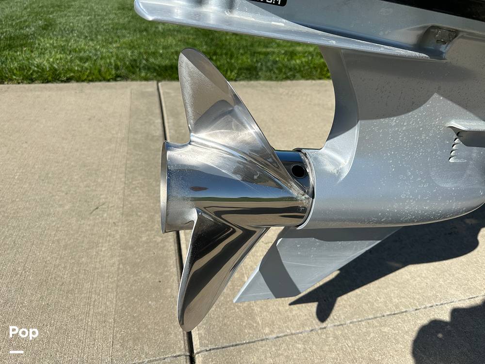 Slide: The Image of Ranger Boats Z520R 2023 - 15341328