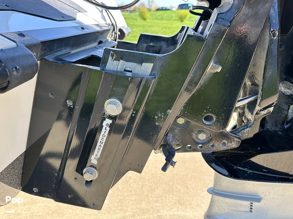 Slide: The Image of Ranger Boats Z520R 2023 - 15341330