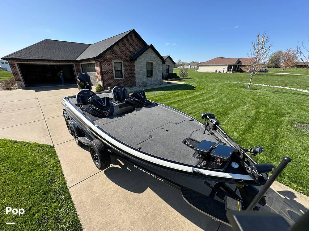 Slide: The Image of Ranger Boats Z520R 2023 - 15341258