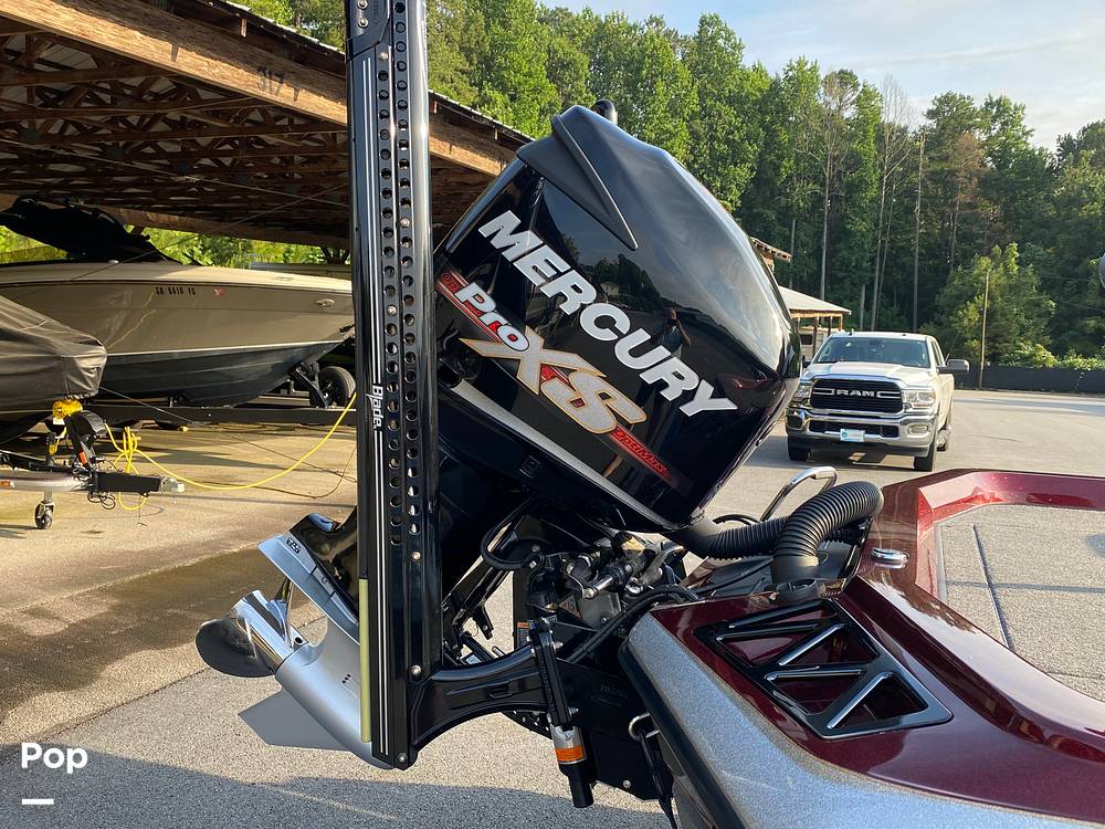 Slide: The Image of Ranger Boats Z521L Icon Comanche 2018 - 19