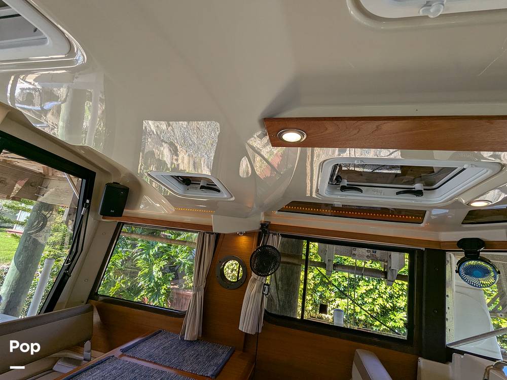 Slide: The Image of Ranger Tug R-23 2020 - 15268364