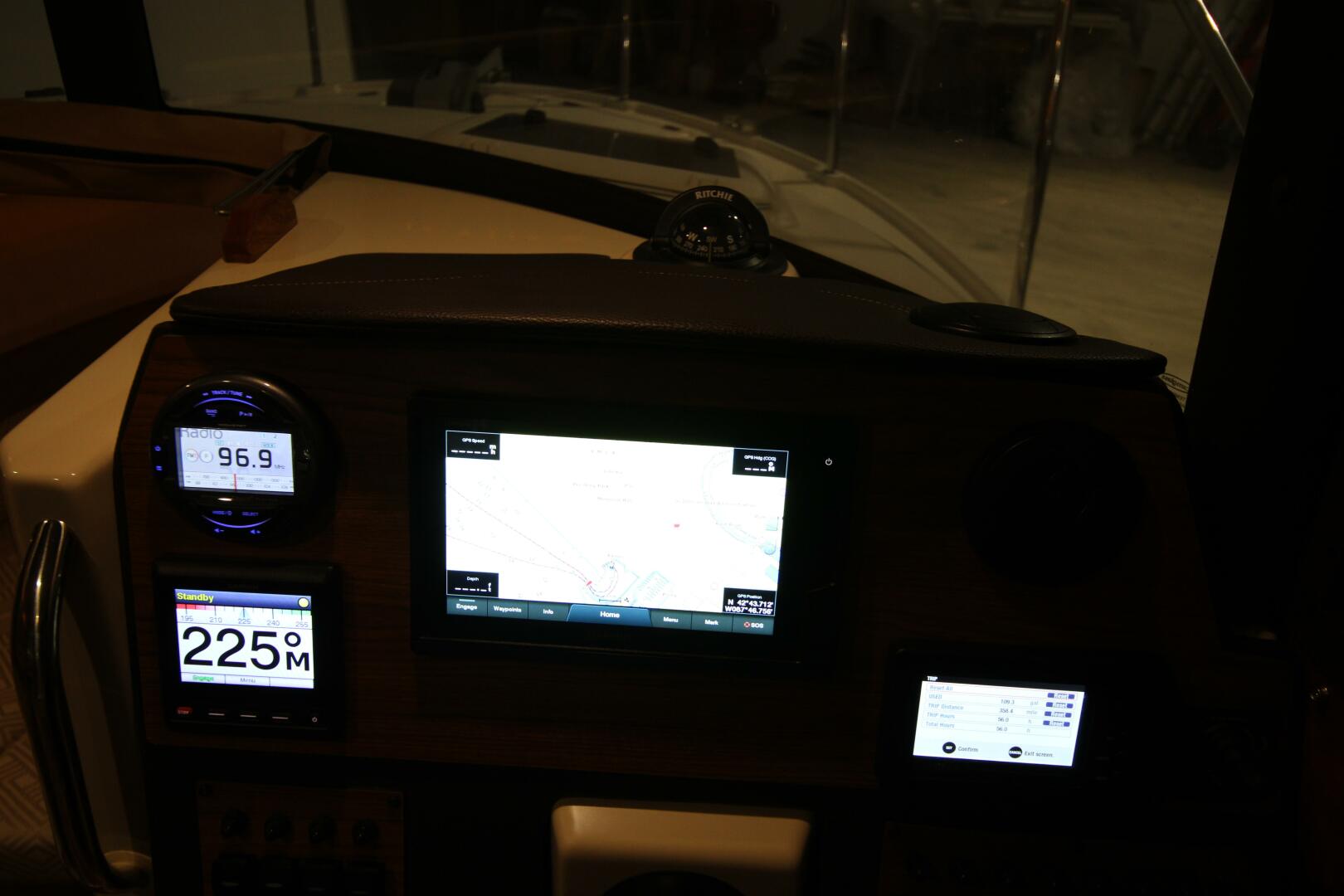 Slide: The Image of Ranger Tug R-23 2021 - 5434920