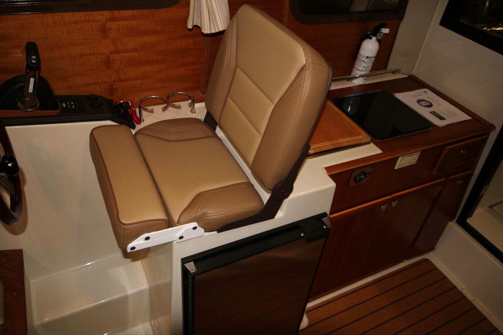 Slide: The Image of Ranger Tug R-23 2021 - 5434923