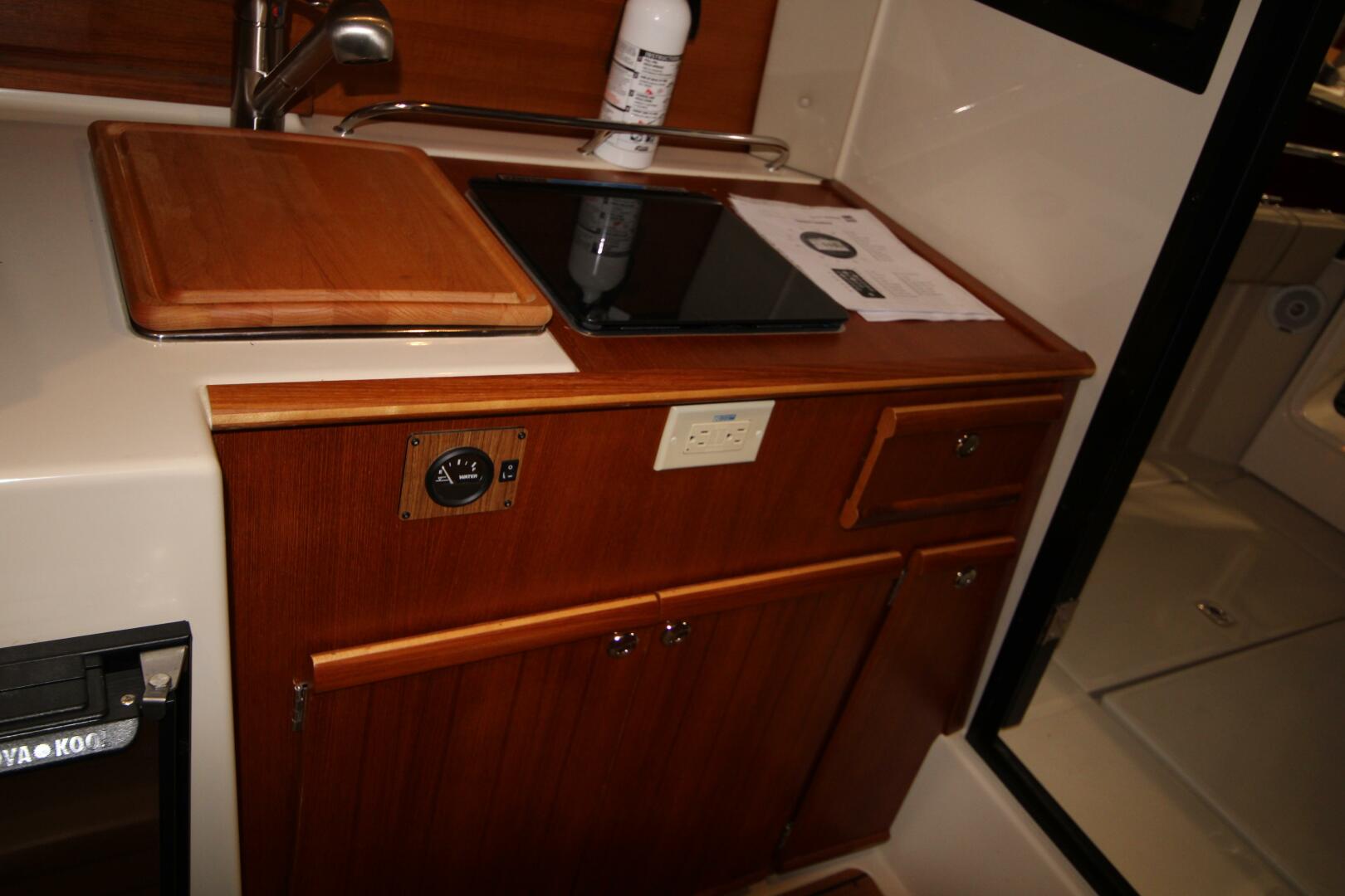 Slide: The Image of Ranger Tug R-23 2021 - 5434926